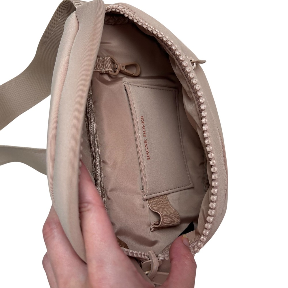 Dagne Dover Ace Neoprene Fanny Pack Belt Bag Onyx Beige Water Resistant Athletic - Picture 4 of 4